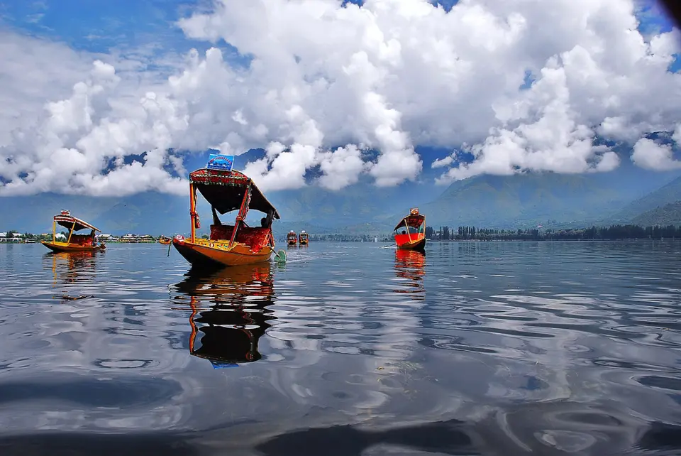 5 Days 4 Night Kashmir Package - Dal Lake image