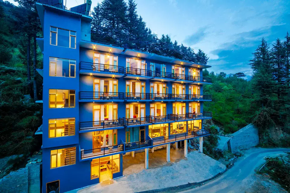 Satyam Grand Hotel Shimla with beautiful mountain surroundings