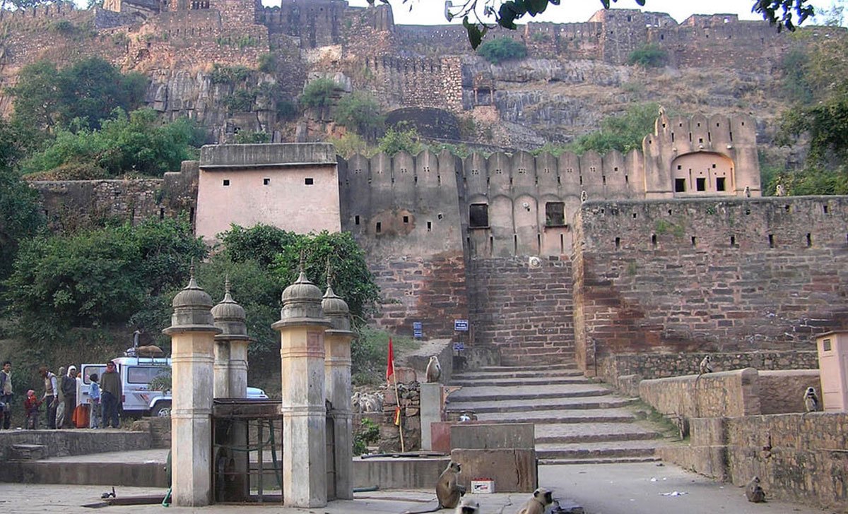 3 Days 2 Nights Ranthambore Package - fort image
