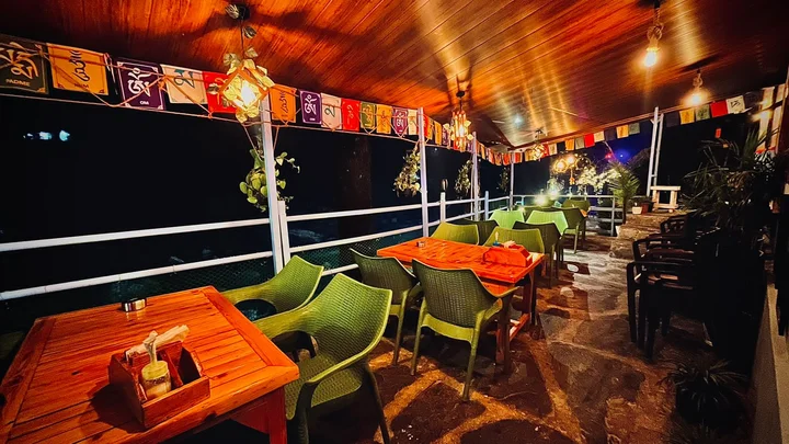 Kasol Market and cafe sightseeing image